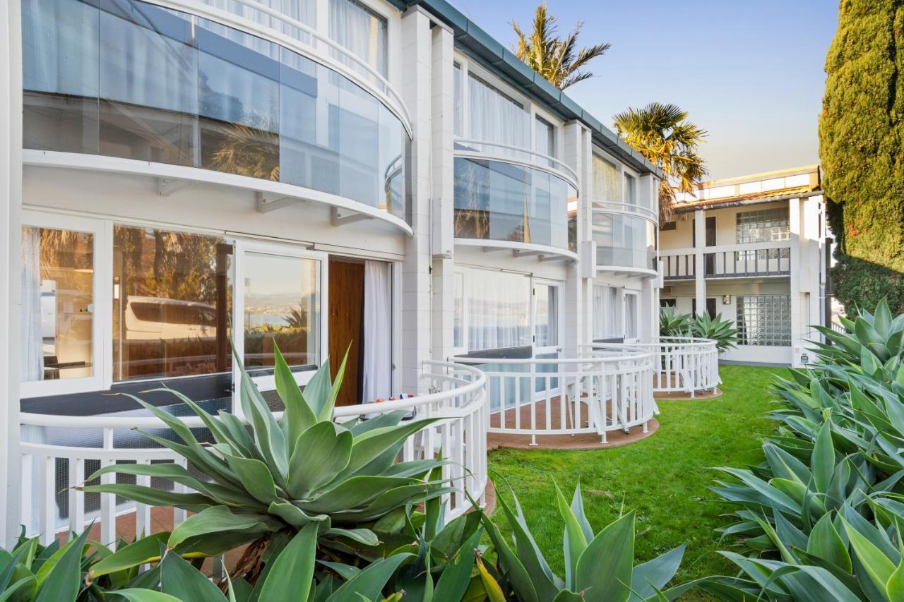 The On The Waterfront Motel 4*