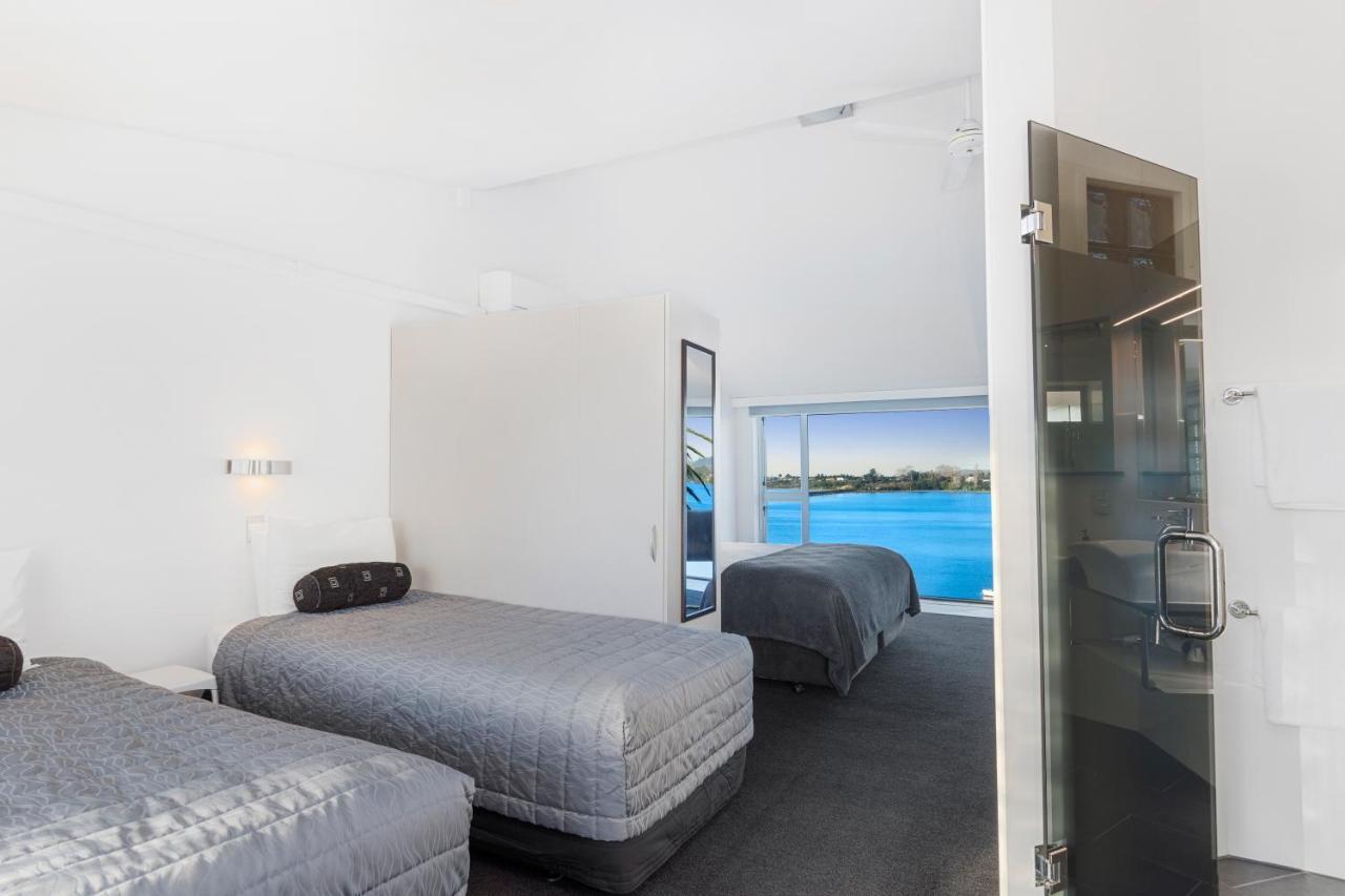 The On The Waterfront Motel 4*