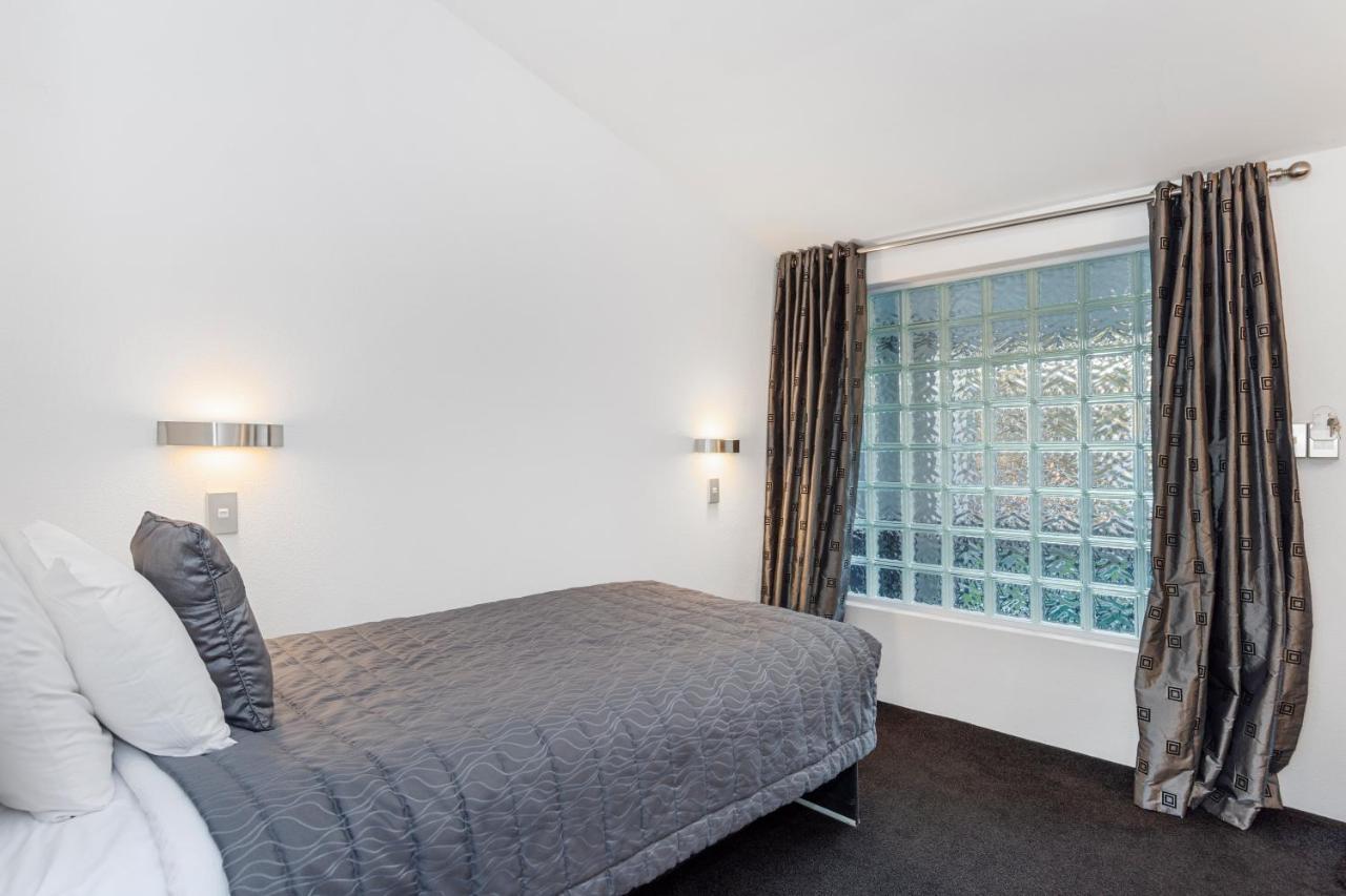 The On The Waterfront Motel Tauranga