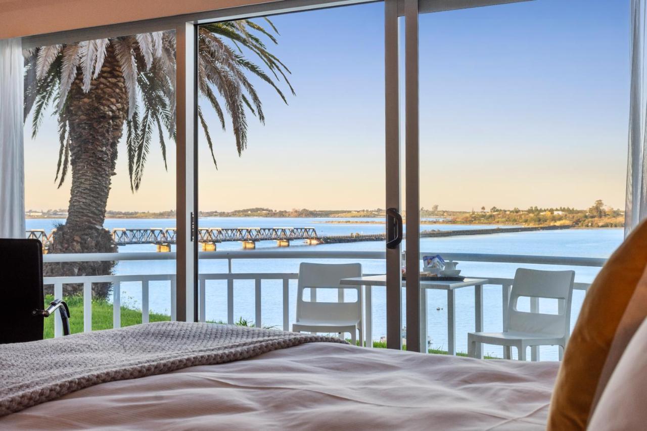 Motel The On The Waterfront 4*