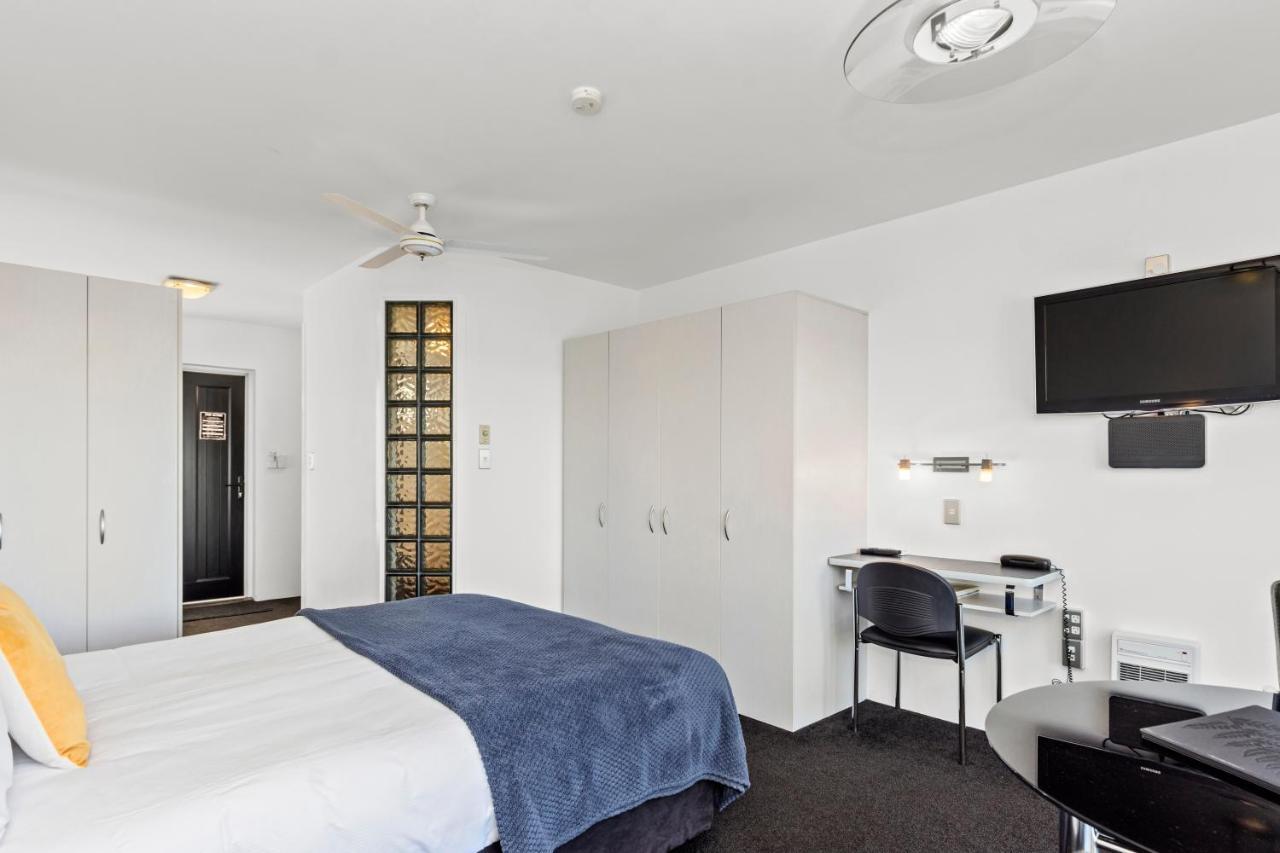 The On The Waterfront Motel 4*